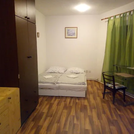 U Nahonu Mesto Touskov