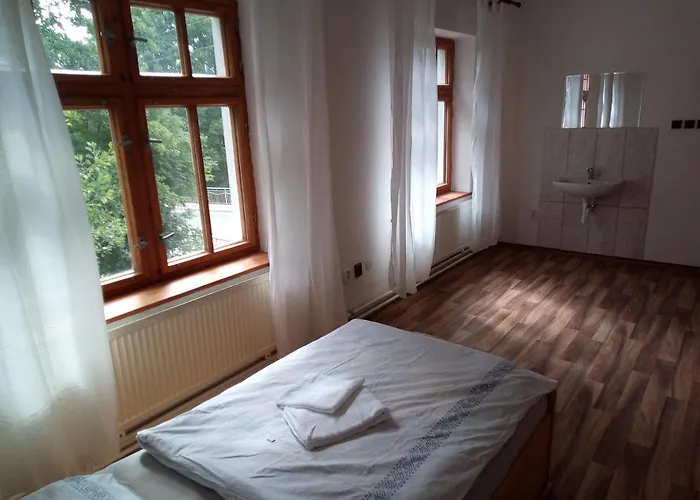 U Nahonu Mesto Touskov