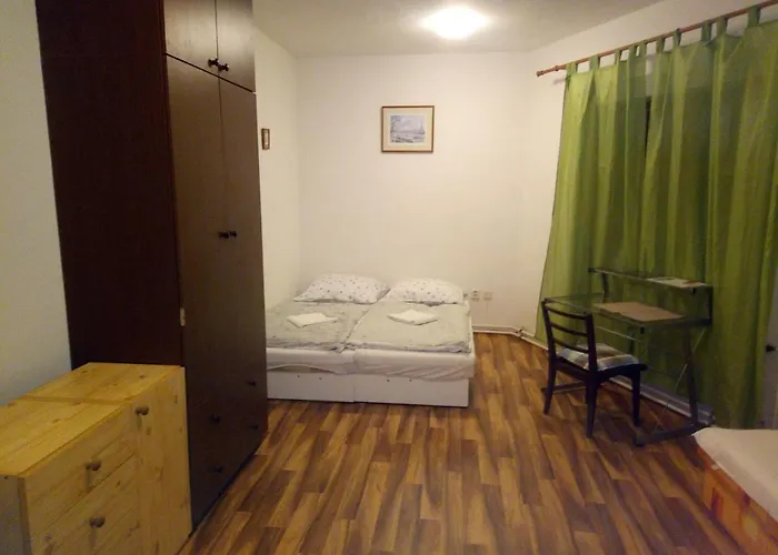 U Nahonu Mesto Touskov